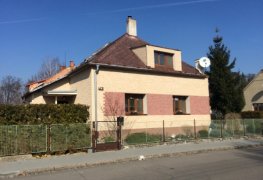 Chrudim, rodinný dům, sanace vlhkého zdiva rodinného domu pomocí metody bezdrátové elektroosmózy.