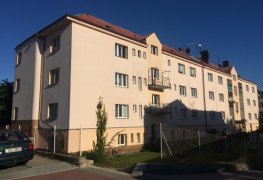 Týniště nad Orlicí, vysoušení zdiva bytového domu za pomoci technologie aktivní drátové elektroosmózy.