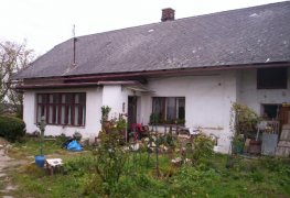 Hradec, odvlhčení obvodového zdiva a sklepa bezdrátovou elektroosmózou.