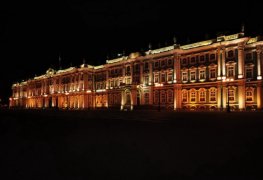 Ermitáž v Petrohradě, Rusko, odvlhčení zdiva rozsáhlého komplexu historických budov pomocí bezdrátové elektroosmózy.