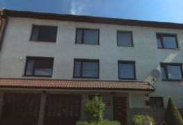 Bystřice nad Pernštejnem, sanace vlhkého zdiva v suterénu řadového rodinného domu metodou aktivní drátové elektroosmózy.