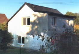 Odvlhčení základového zdiva rodinného domu v Chlumu u Zbýšova aplikací chemických injektážních clon.