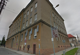 Odvlhčení suterénu střední školy v Mohelnici technologií aktivní drátové elektroosmózy.