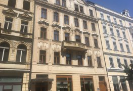 Komplexní sanace vlhkého zdiva historického objektu na Praze 1 kombinací sanačních technologií.