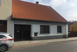 Izolace zdiva proti vlhkosti pomocí technologie chemické injektáže.