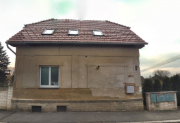 Sanace vlhkého zdiva rodinného domu metodou pulsní drátové elektroosmózy.