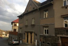 Doplnění izolace zdiva přízemí rodinného domu z prostor suterénu injektážními clonami.