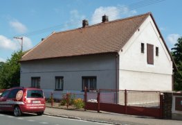 Bylany, odvlhčení obvodového a vnitřního zdiva rodinného domu bezdrátovou elektroosmózou.