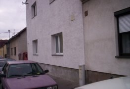 Pardubice, snížení vlhkosti zdiva rodinného domu bezdrátovou elektroosmózou.