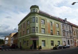 Trmice, odvlhčení zdiva bytového domu kombinací chemických injektáží a bezdrátové elektroosmózy.